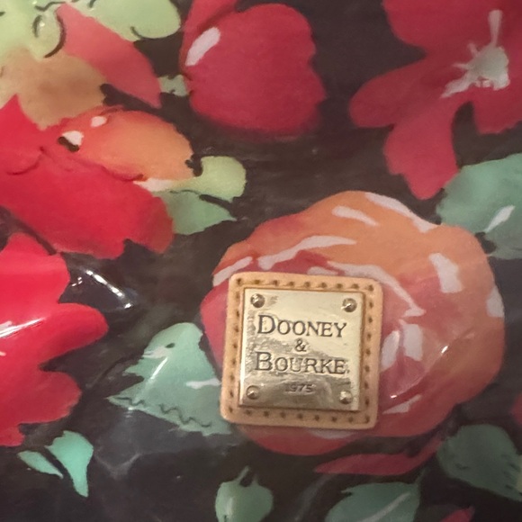 Dooney & bourke purse - Picture 2 of 8